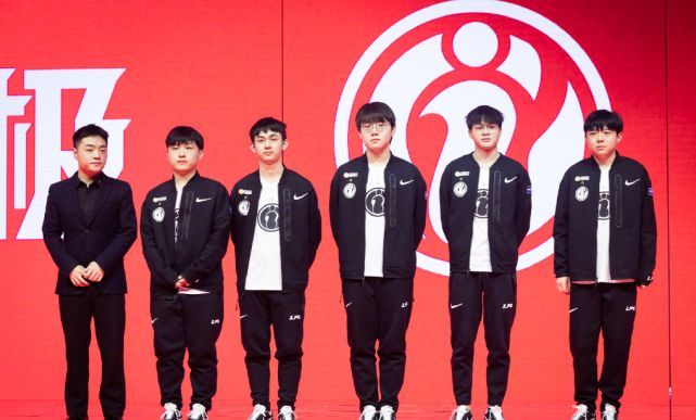 的表现中 的表现中